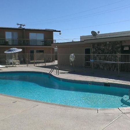 Royal Motor Inn 优马 外观 照片